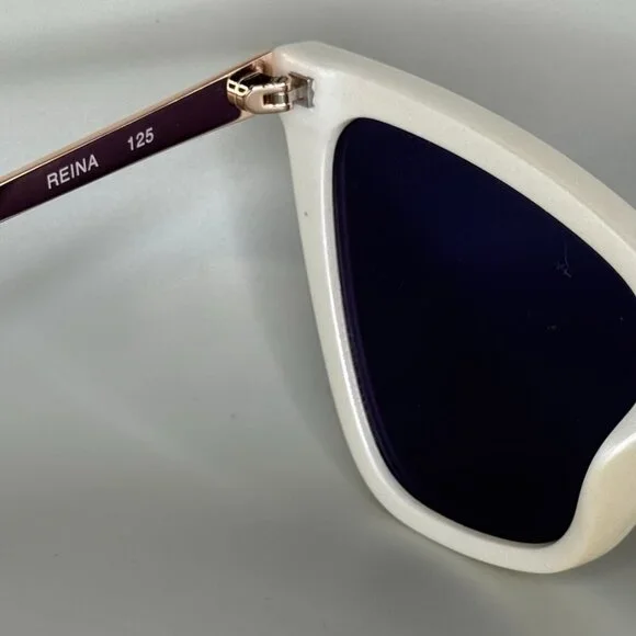 QUAY x JLo Reina sunglasses with original case, never been worn display picture 3